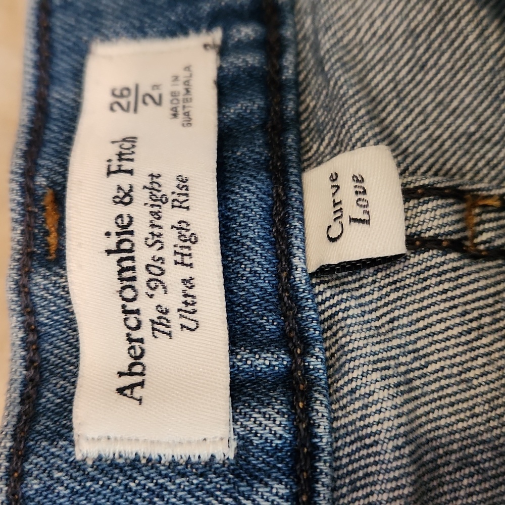Abercrombie & Fitch 90's Straight Leg Medium Wash Jeans - Picture 5 of 6